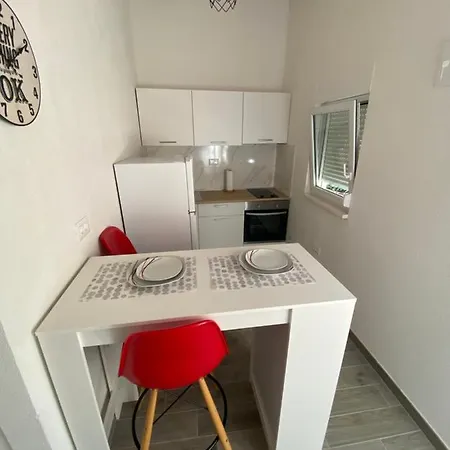 Studio-Apartman Kafadar * Trogir